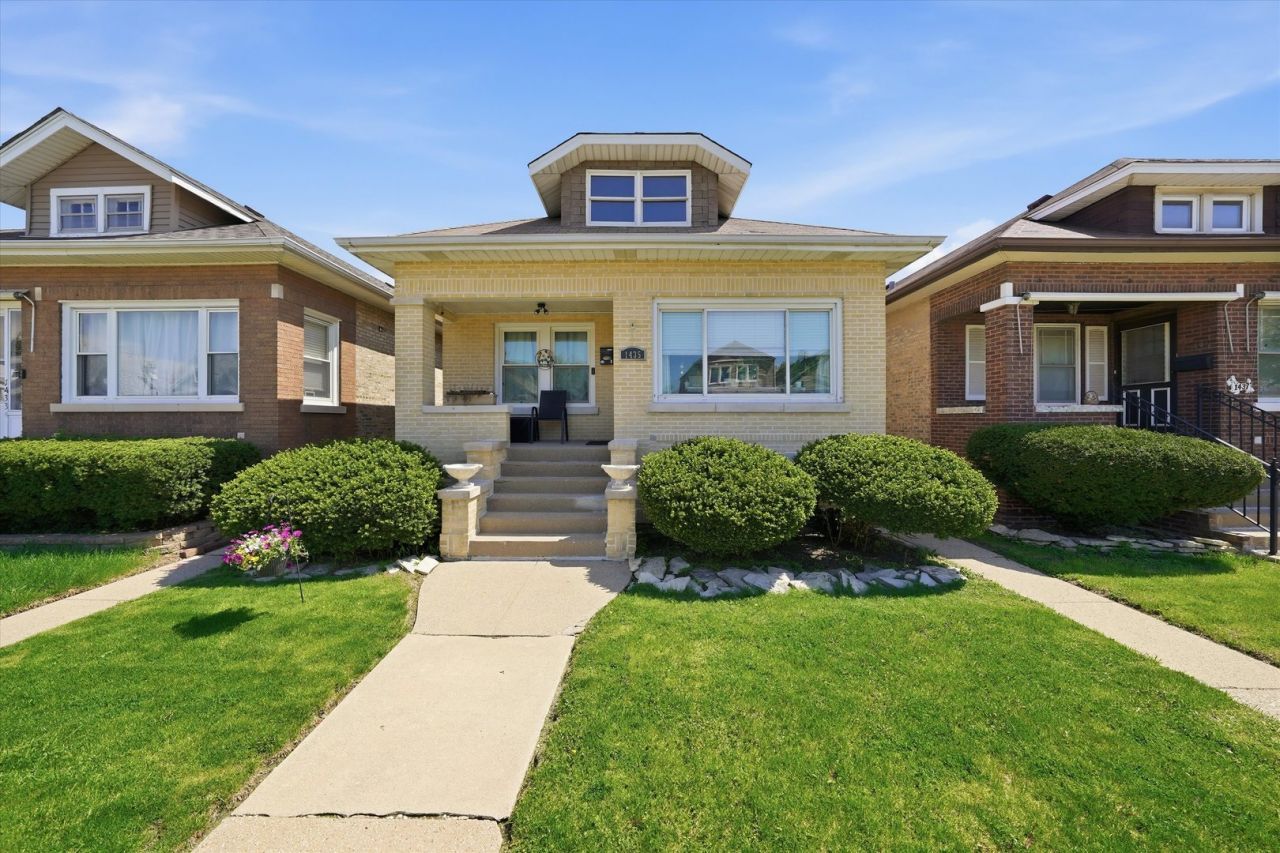 1435 East Avenue , Berwyn, IL 60402