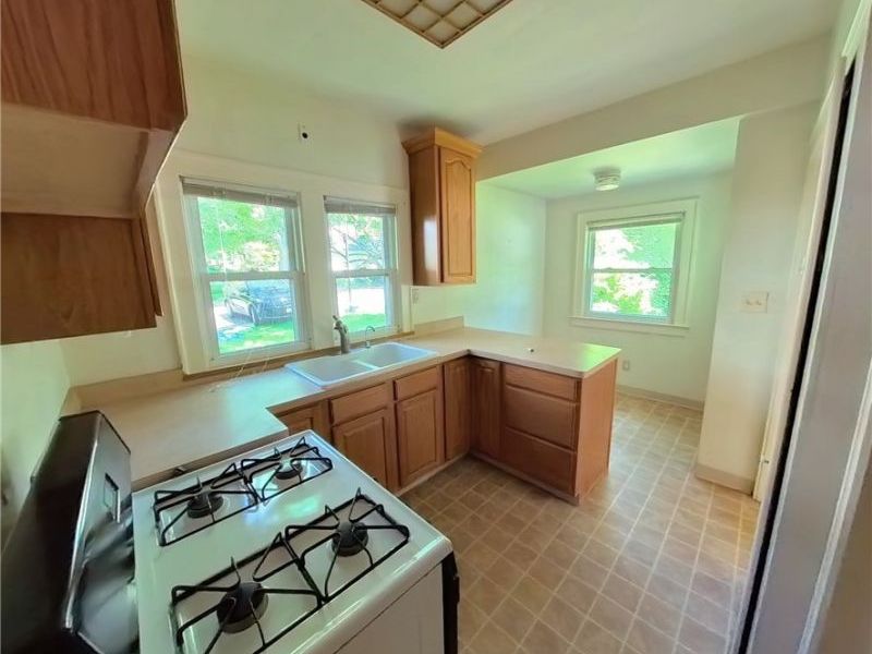 21950 Euclid Avenue, Euclid, OH 44117 Photo 11