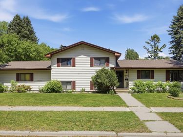 1304 26th Avenue S, Moorhead, MN 56560