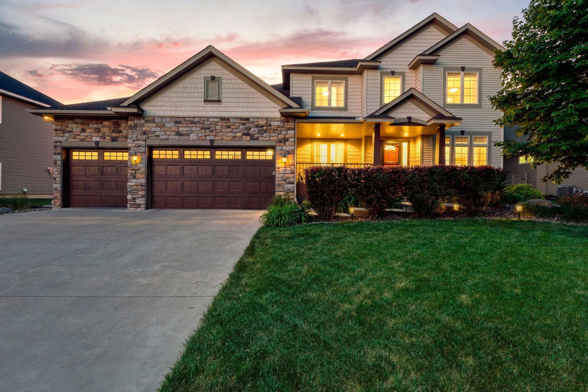 20670 Hazelwood Trail, Lakeville, MN 55044