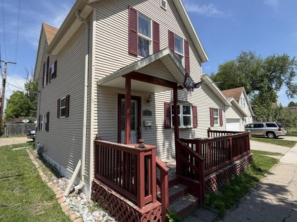 512 4TH Avenue S, Grand Forks, ND 58201