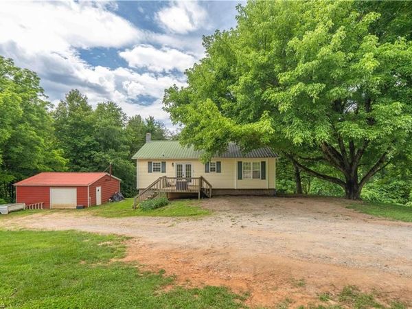 307 Water Trail , Mount Airy, NC 27030