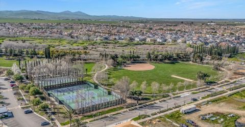 62 S Rio Rapido Dr, Tracy, CA 95391 Photo