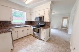 1513 Alpha Court  photo 4