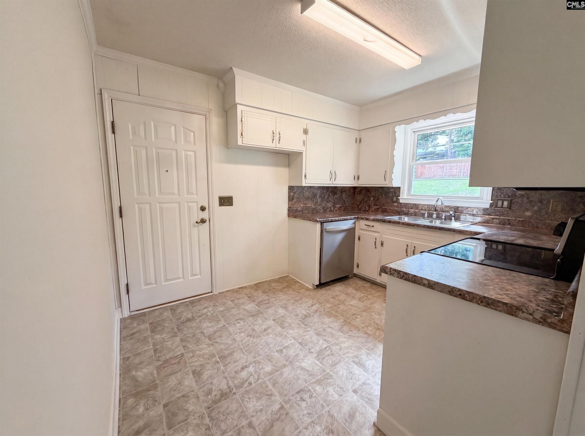 1513 Alpha Court  Photo 8