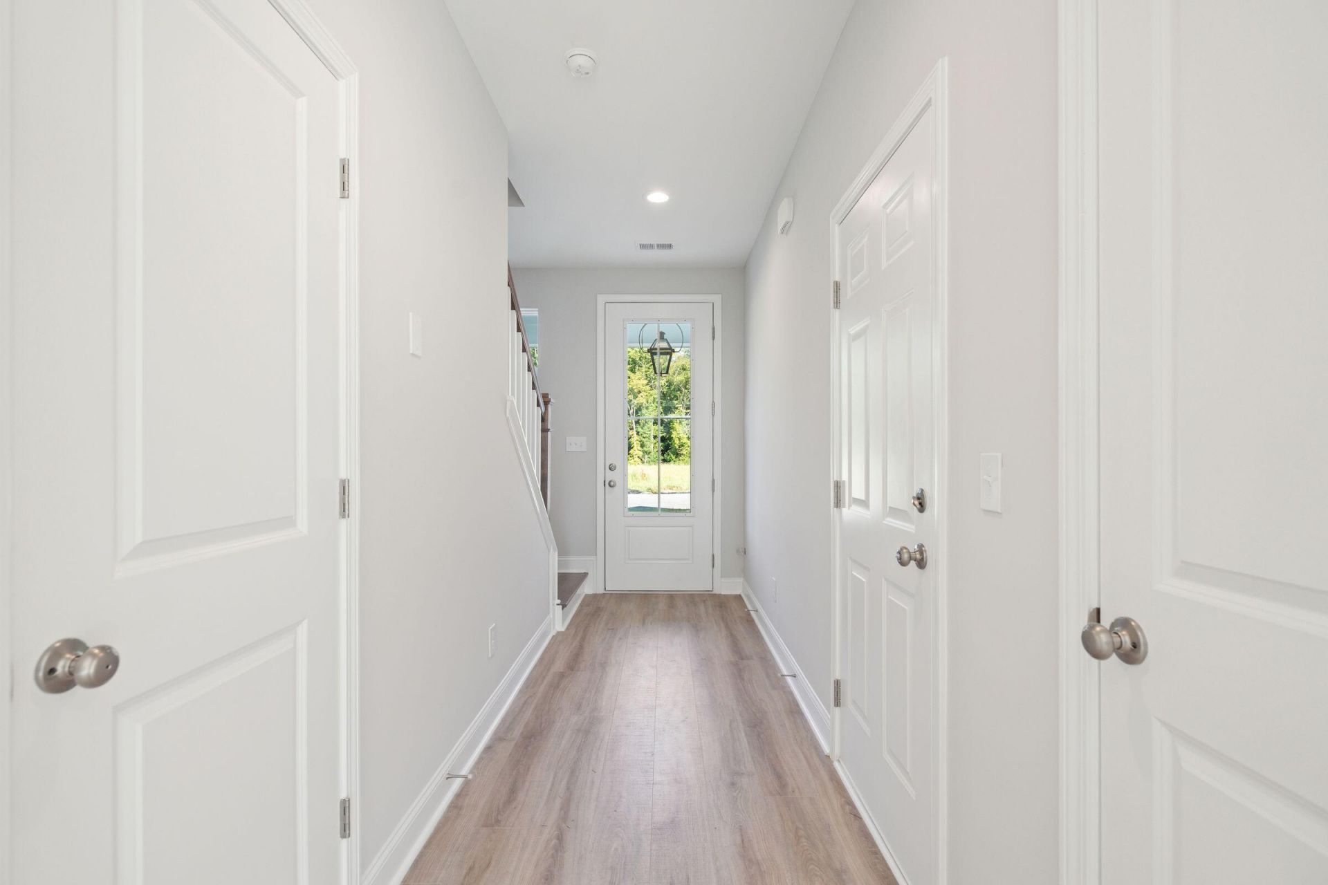 437 Queenview Lane Photo 3
