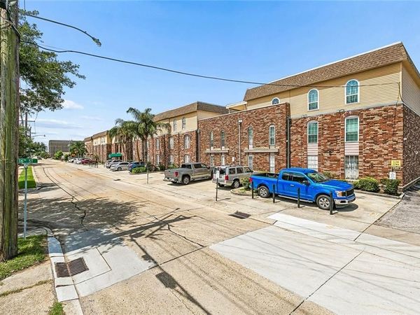 3320 N ARNOULT Road , Unit 122, Metairie, LA 70002