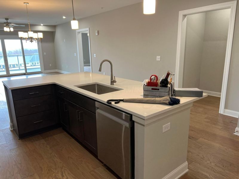 5285 Highpointe Lakes Drive, Unit 303, Columbus, OH 43081 Photo 11