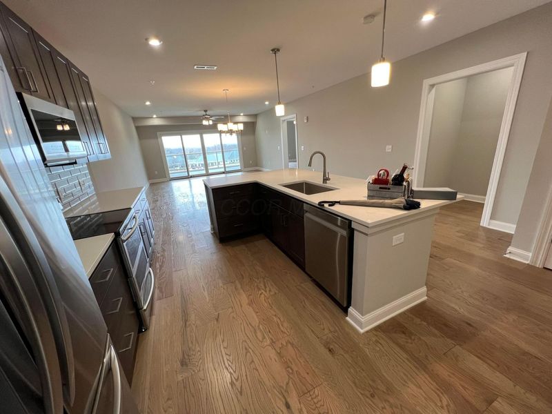 5285 Highpointe Lakes Drive, Unit 303, Columbus, OH 43081 Photo 12