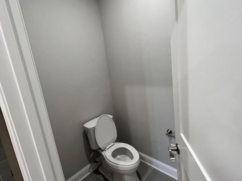 5285 Highpointe Lakes Drive, Unit 303, Columbus, OH 43081 Photo 23