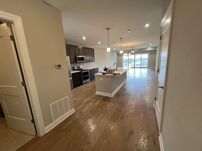 5285 Highpointe Lakes Drive, Unit 303, Columbus, OH 43081 Photo 6