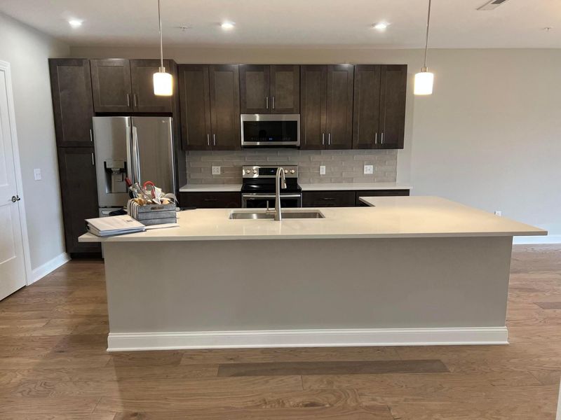 5285 Highpointe Lakes Drive, Unit 303, Columbus, OH 43081 Photo 7