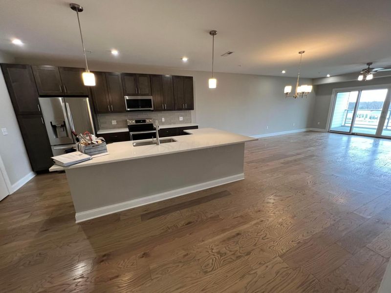 5285 Highpointe Lakes Drive, Unit 303, Columbus, OH 43081 Photo 8