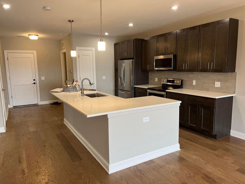 5285 Highpointe Lakes Drive, Unit 303, Columbus, OH 43081 Photo 9