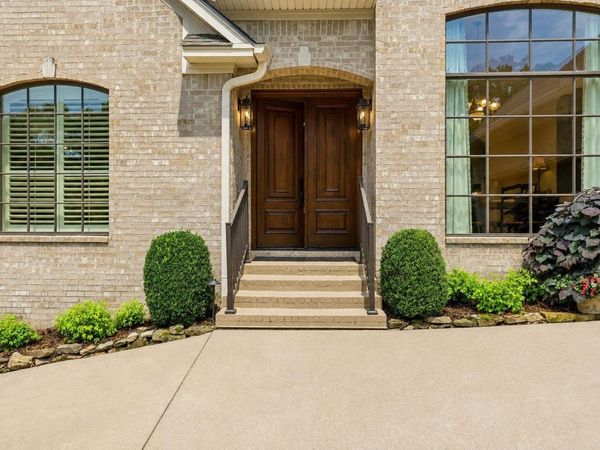 8 Carriage Court , Little Rock, AR 72211