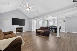 140 Twin Oaks Lane photo 4