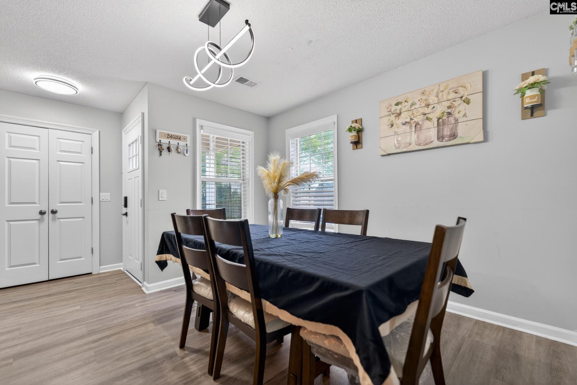 140 Twin Oaks Lane Photo 8