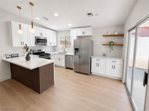 6411 Aclare Avenue , Las Vegas, NV 89118