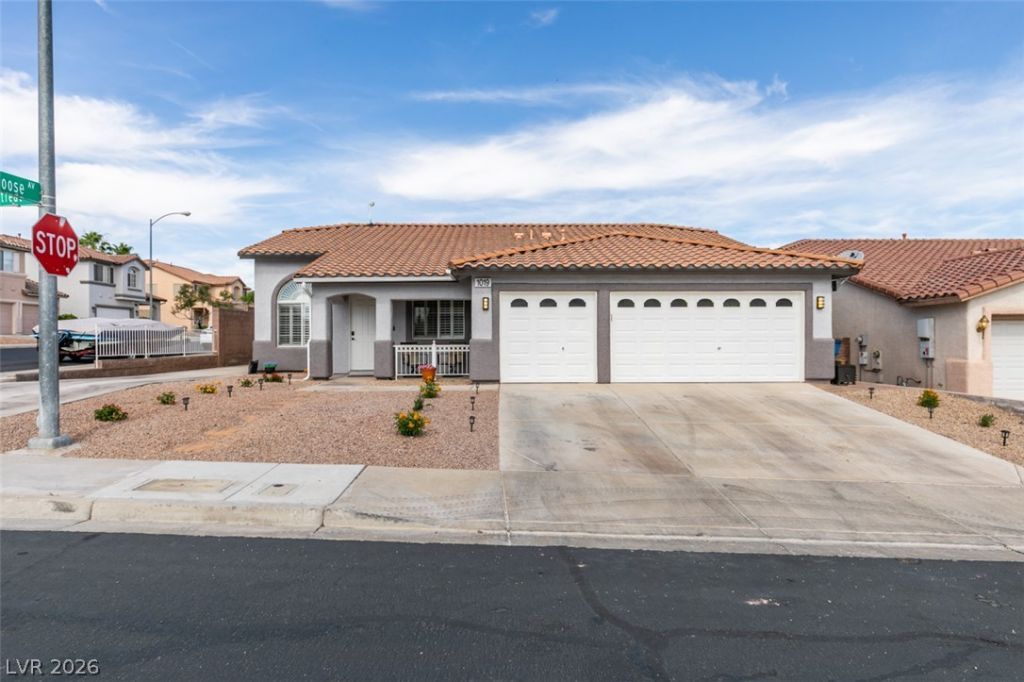 1019 Silver Retreat Court, Henderson, NV 89002