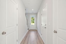 439 Queenview Lane photo 4
