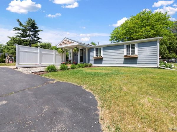 1570 Tamson Street, West Bloomfield Twp, MI 48324