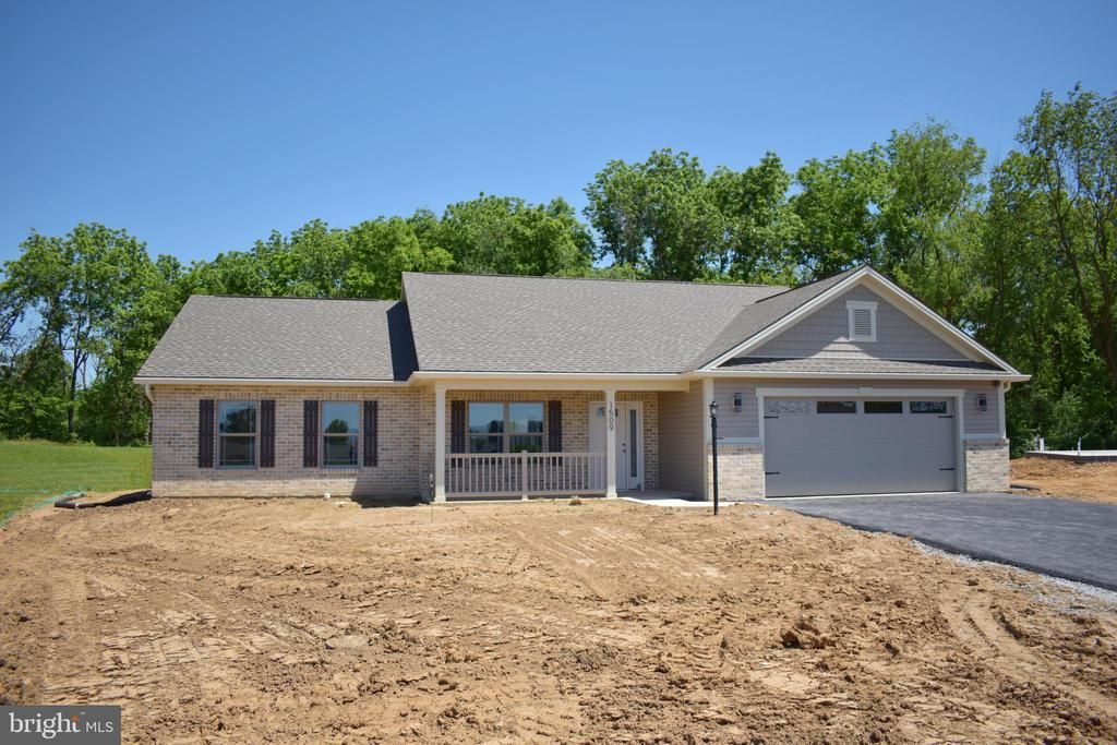 1509 TREELINE DRIVE, CHAMBERSBURG, PA 17202