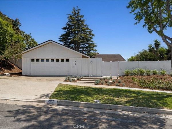 727 Bellis Street , Newport Beach, CA 92660