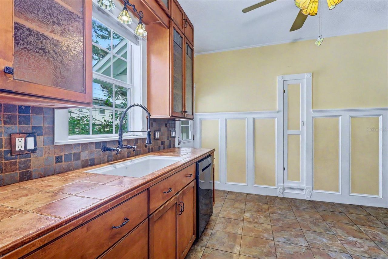 1127 22nd Avenue N, Saint Petersburg, FL 33704 Photo