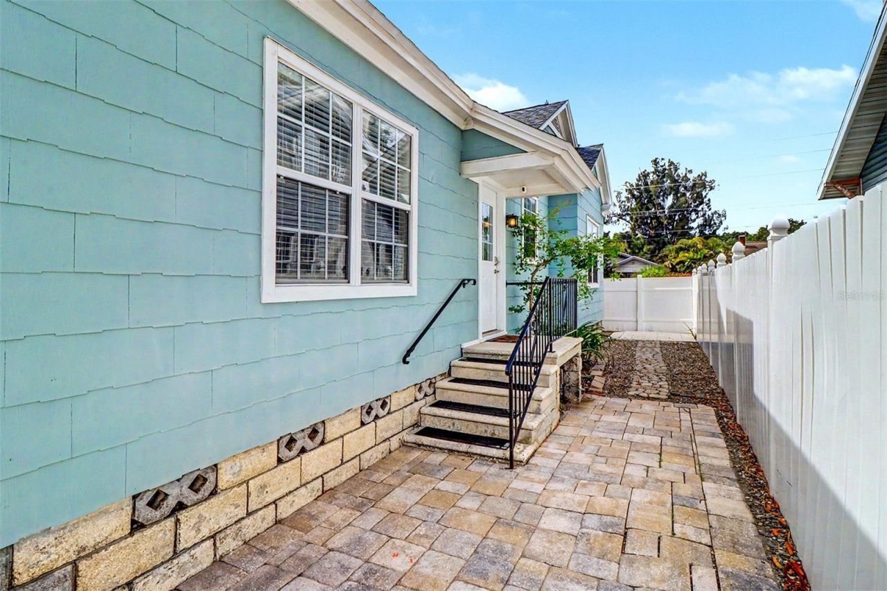 1127 22nd Avenue N, Saint Petersburg, FL 33704 Photo