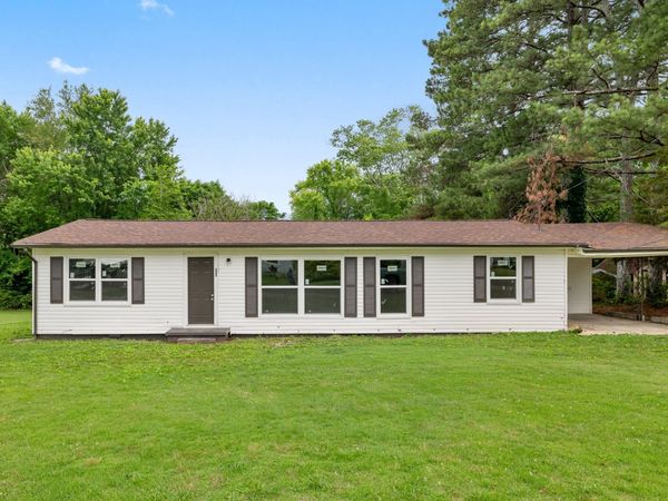 225 Vine Cir , Loretto, TN 38469