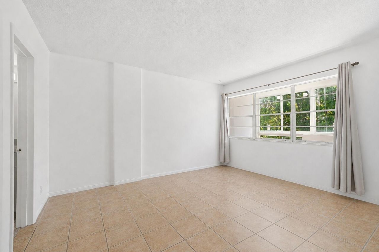 1333 E Hallandale Beach Boulevard, Unit 335, Hallandale Beach, FL 33009 Photo