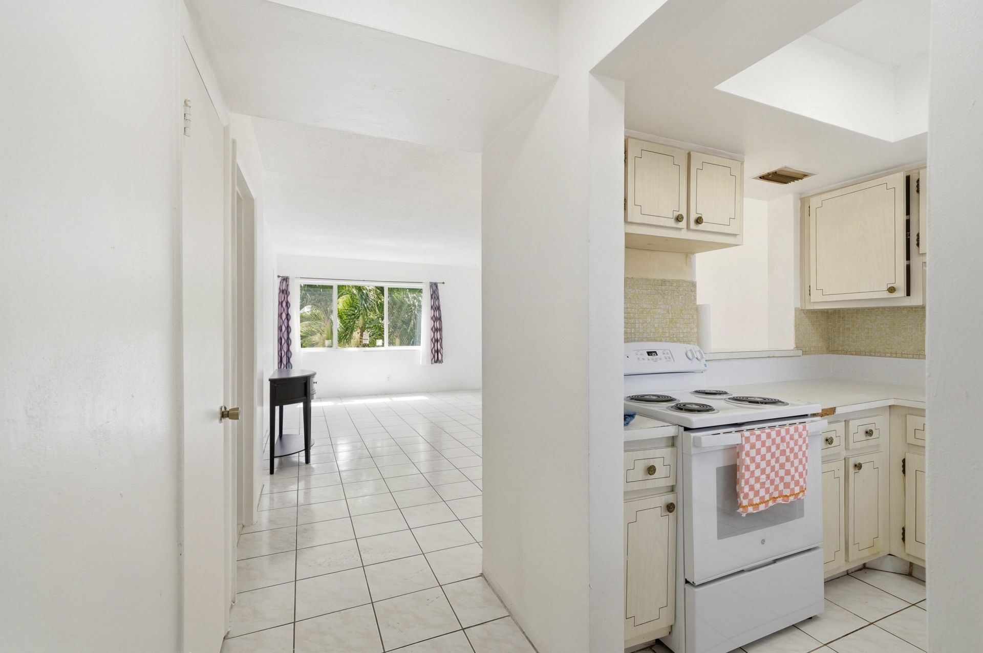 1333 E Hallandale Beach Boulevard, Unit 335, Hallandale Beach, FL 33009 Photo