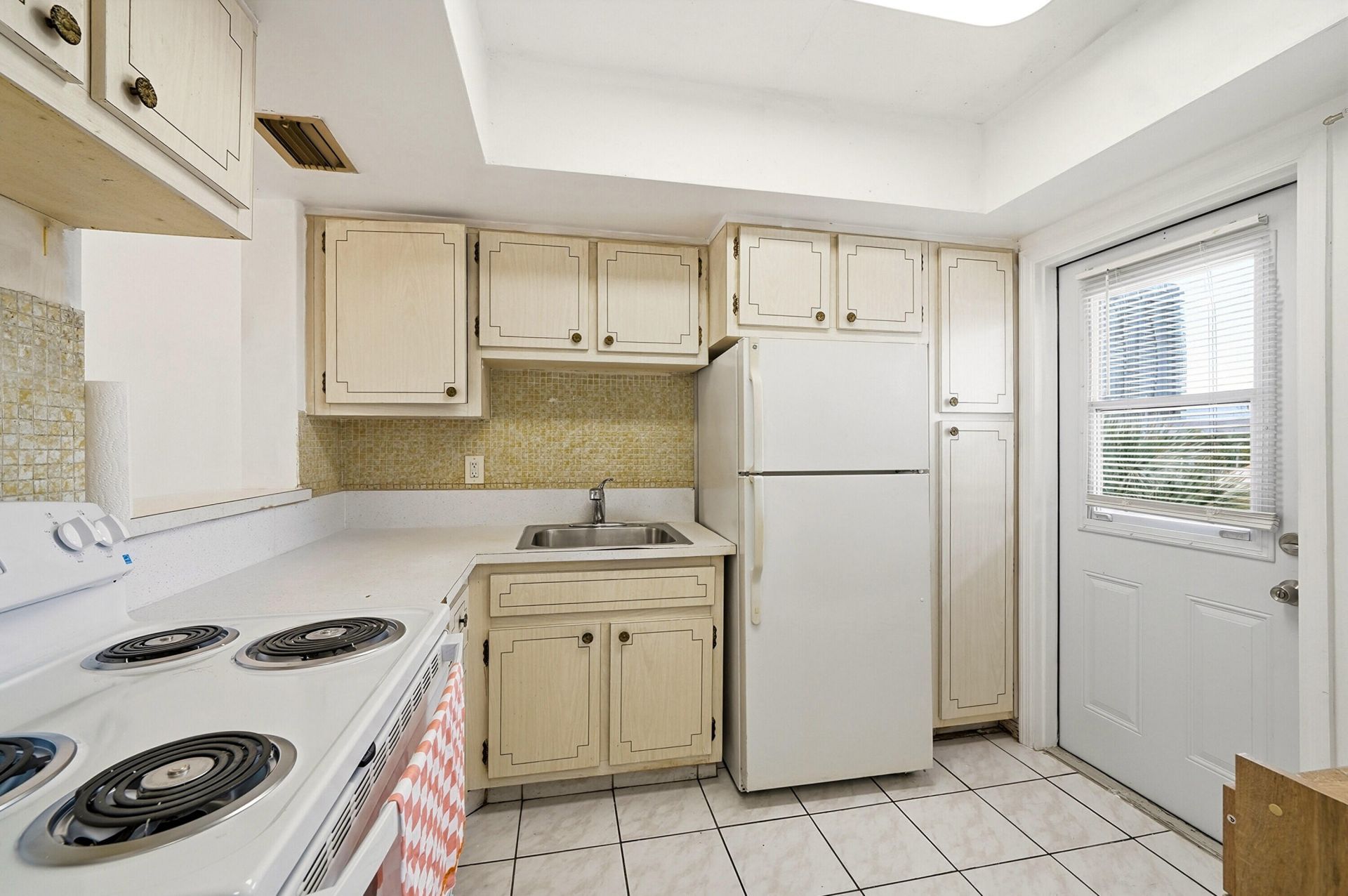 1333 E Hallandale Beach Boulevard, Unit 335, Hallandale Beach, FL 33009 Photo