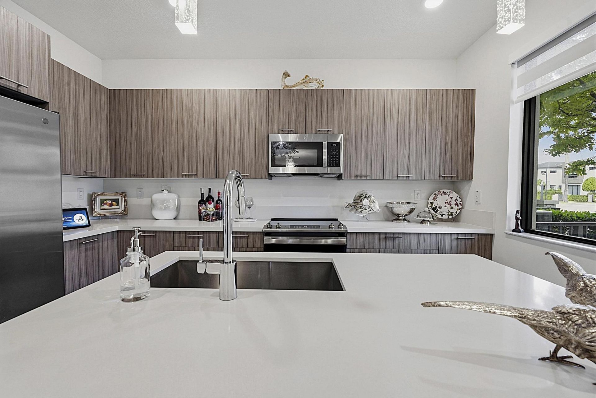 8321 Central Park Boulevard, Doral, FL 33166 Photo