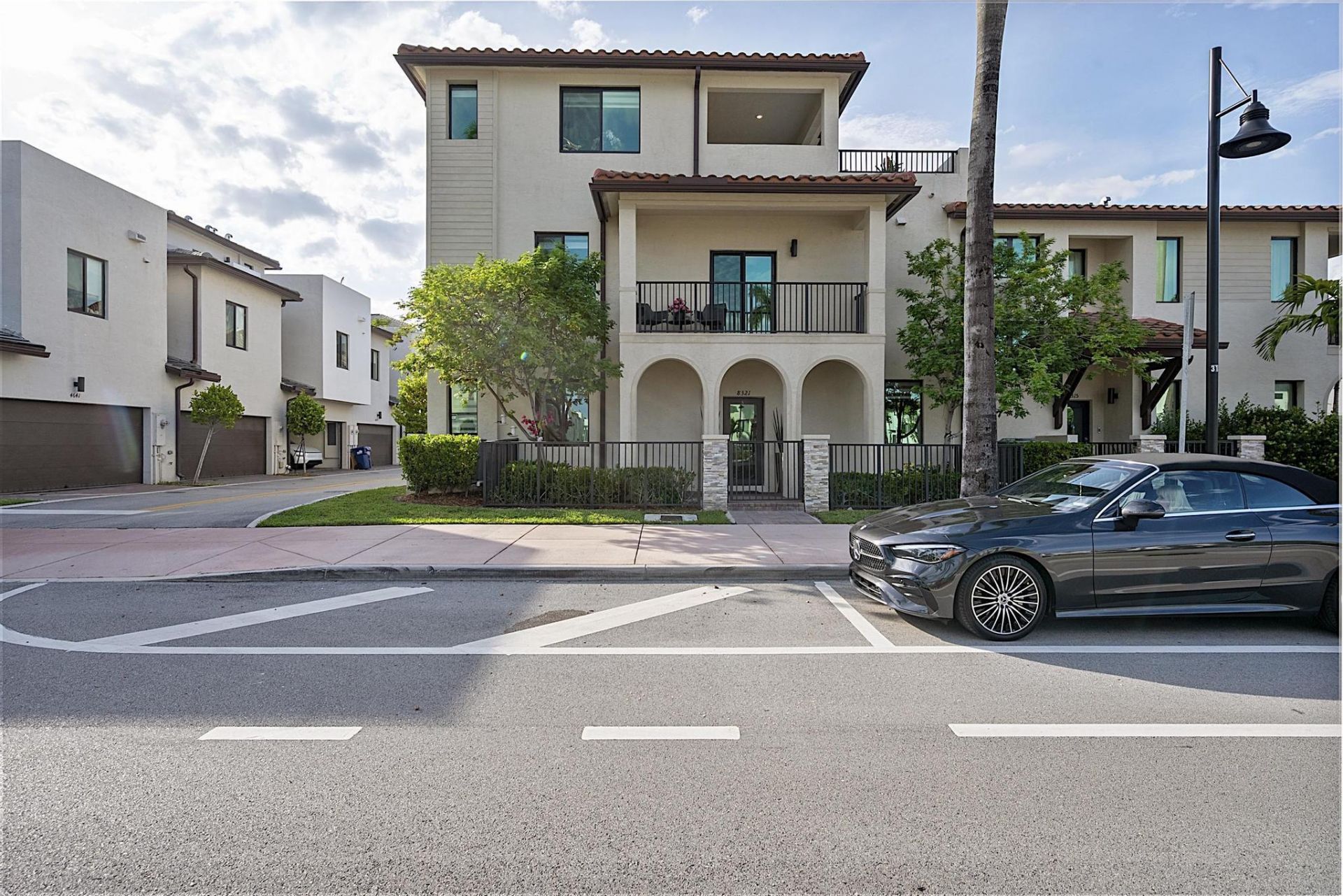8321 Central Park Boulevard, Doral, FL 33166 Photo