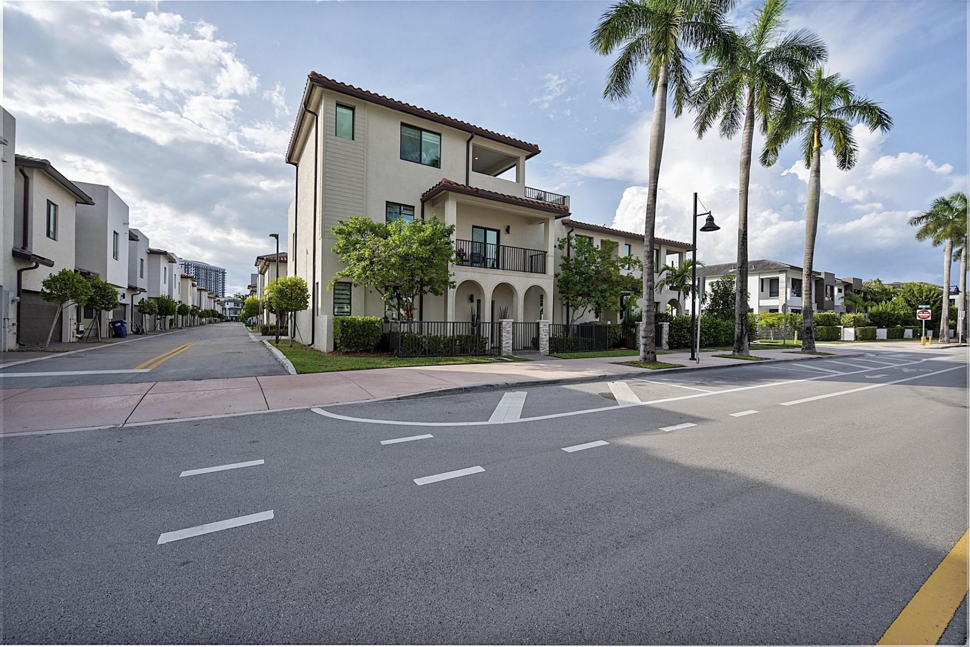 8321 Central Park Boulevard, Doral, FL 33166 Photo