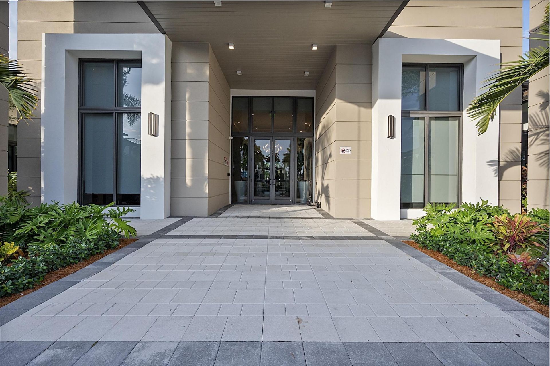 8321 Central Park Boulevard, Doral, FL 33166 Photo