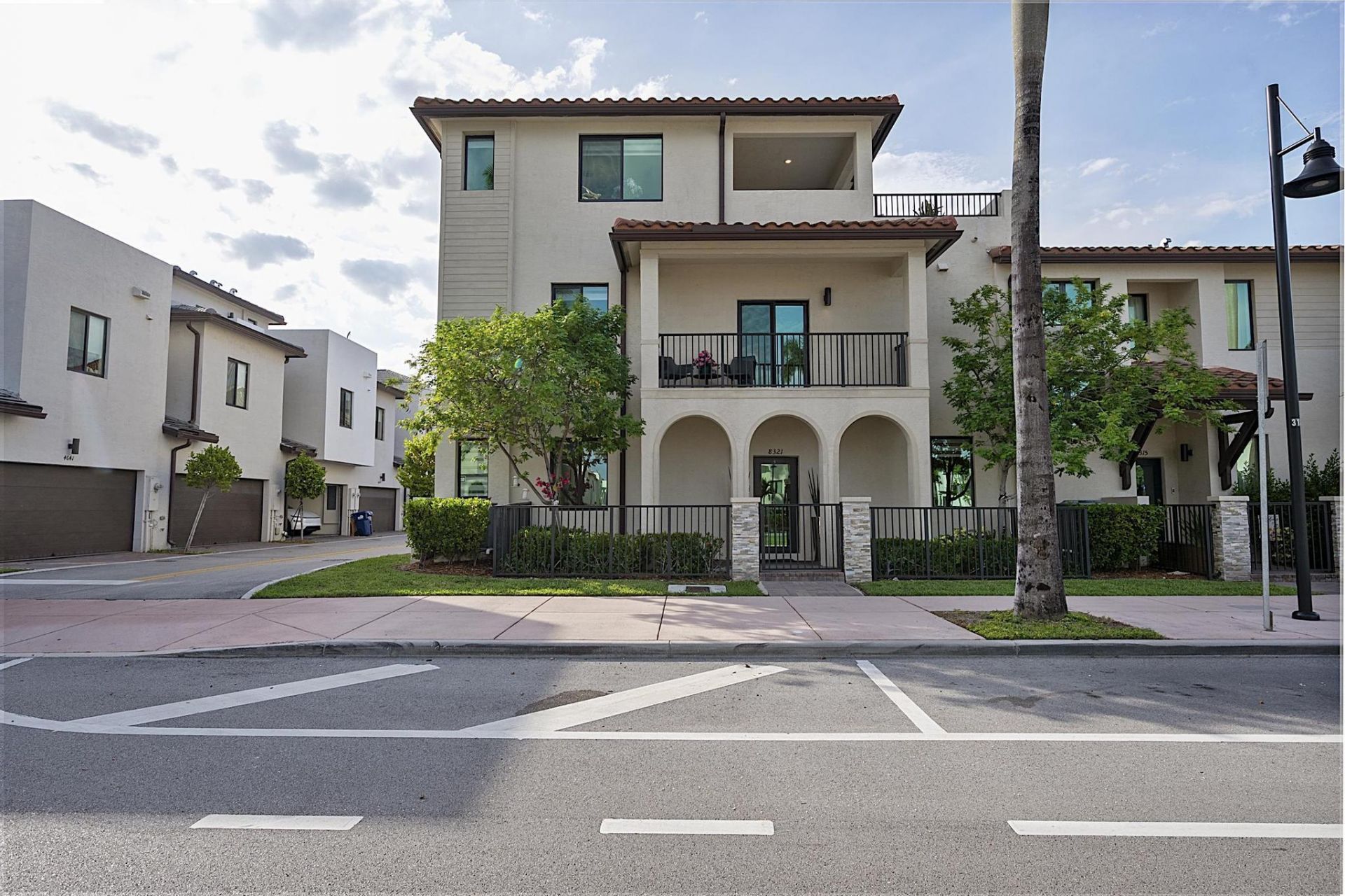 8321 Central Park Boulevard, Doral, FL 33166 Photo