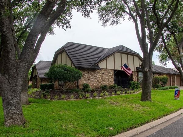 5601 Dye Drive, Arlington, TX 76013