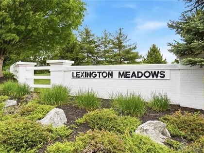 6591 Brigham Square Centerville, OH 45459