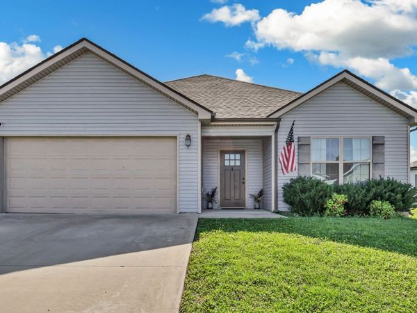744 Tidwell Dr , Clarksville, TN 37042