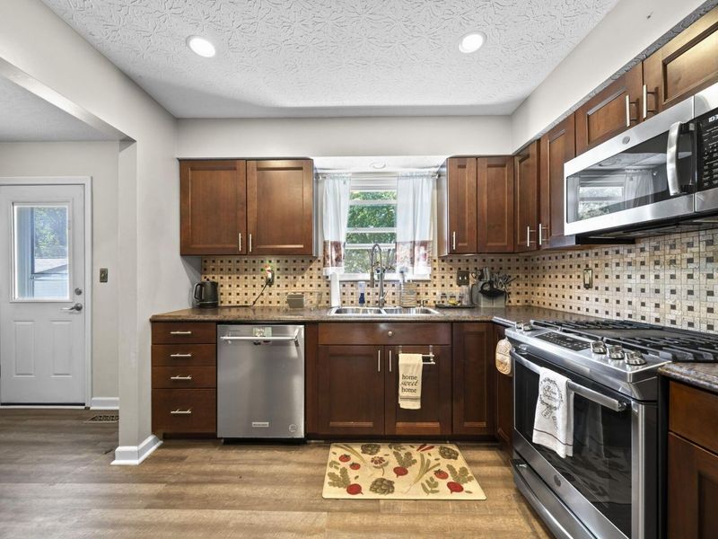 3767 Bridle Court, Columbus, OH 43221 Photo 10