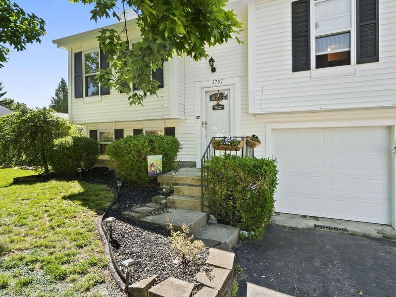 3767 Bridle Court, Columbus, OH 43221 Photo 2