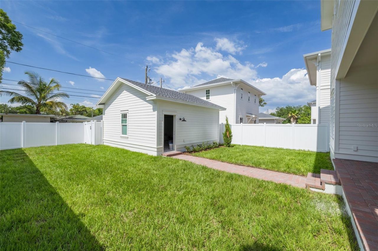 465 47th Avenue N, Saint Petersburg, FL 33703 Photo