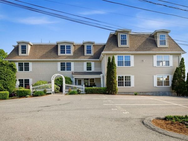 3 Pirmi Ln, Unit 10, Gloucester, MA 01930