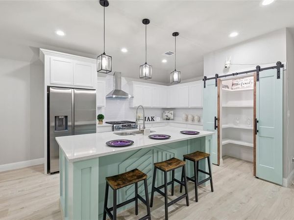 3412 Mission Street , Fort Worth, TX 76109
