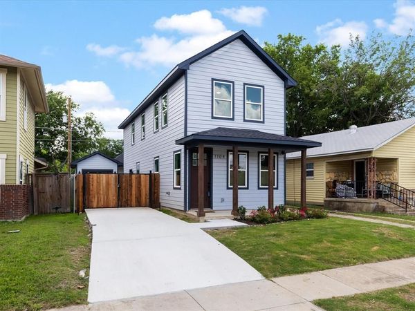 1104 E Annie Street , Fort Worth, TX 76104