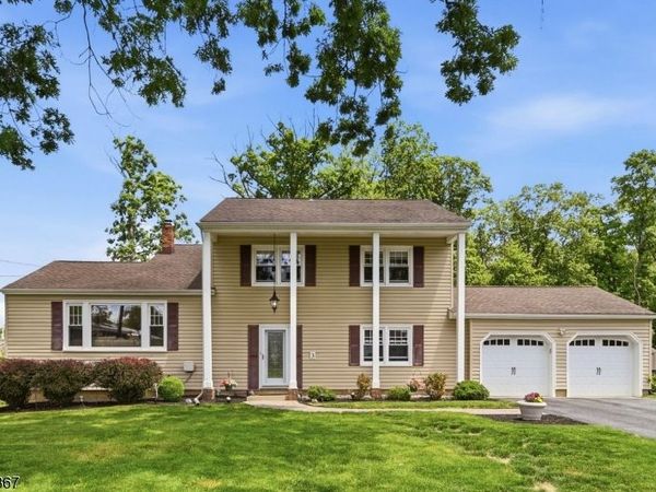 3 Trouville Dr, Parsippany-Troy Hills, NJ 07054