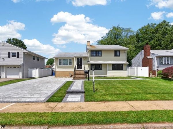 118 Poplar St, Carteret, NJ 07008