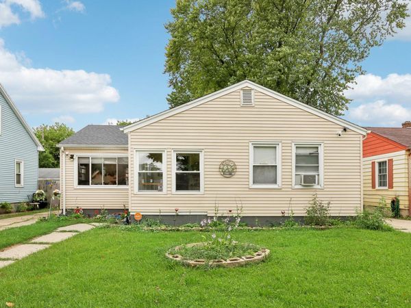 5043 N 19th St, Milwaukee, WI 53209